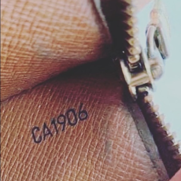 Louis Vuitton Sarah Wallet ~ Vintage - Picture 5 of 8